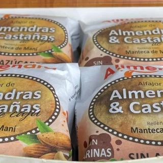 Alfajor de Almendras y Castañas relleno de Manteca de Maní Sin azúcar Alimendra
